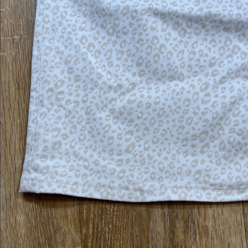Tommy Bahama Short Skirt Coconut Size 4 Animal Print Cream Stretch Mini EUC - Picture 3 of 13